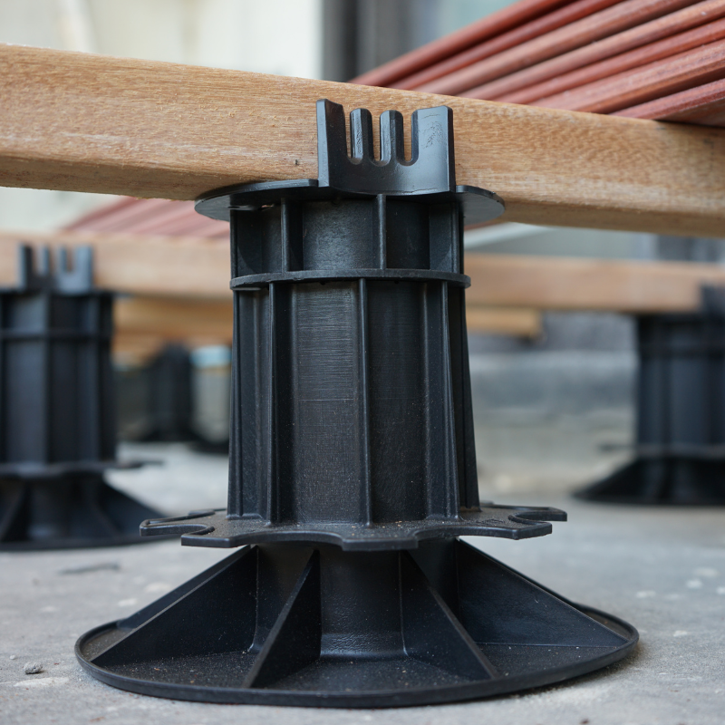 Adjustable posts in recycled polypropylene